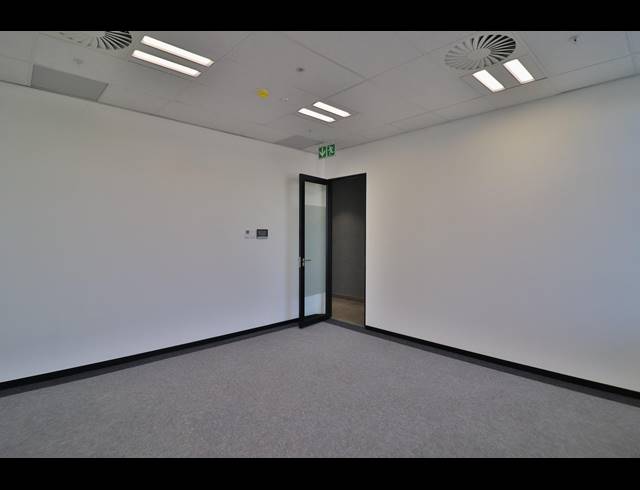 20M² SERVICED OFFICE TO LET IN VORNA VALLEY